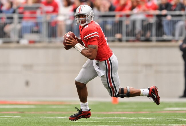COLUMBUS, OH - OCTOBER 23:  Terrelle Pryor #2 of the Ohio State Buckeyes rolls out against the Purdue Boilermakers at Ohio Stadium on October 23, 2010 in Columbus, Ohio.  (Photo by Jamie Sabau/Getty Images)