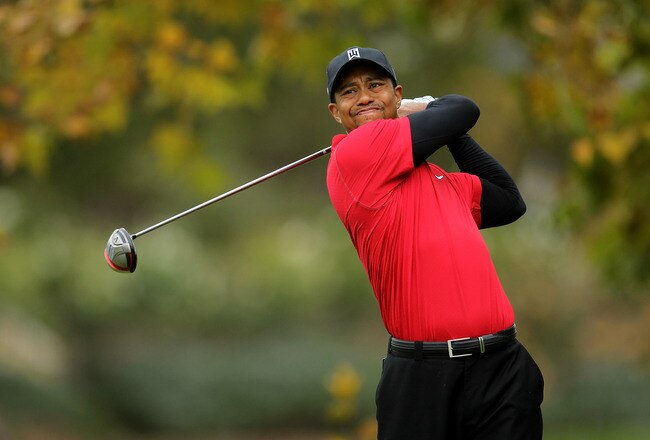 THOUSAND OAKS, CA - DECEMBER 05:  Tiger Woods hits his tee shot on the fifth hole during the final round of the Chevron World Challenge at Sherwood Country Club on December 5, 2010 in Thousand Oaks, California.  (Photo by Stephen Dunn/Getty Images)