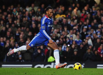 LONDON, ENGLAND - DECEMBER 04:  Didier Drogba of Chelsea scores their first goal from the penalty spot during the Barclays Premier League match between Chelsea and Everton at Stamford Bridge on December 4, 2010 in London, England.  (Photo by Shaun Botteri