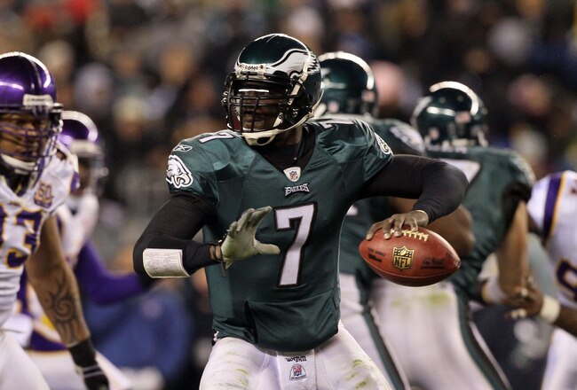 PHILADELPHIA, PA - DECEMBER 28:  Michael Vick #7 of the Philadelphia Eagles in action against the Minnesota Vikings at Lincoln Financial Field on December 26, 2010 in Philadelphia, Pennsylvania.  (Photo by Jim McIsaac/Getty Images)