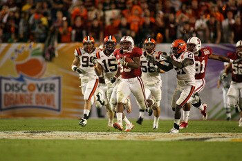 MIAMI, FL - JANUARY 03:  Stepfan Taylor #33 of the Stanford Cardinal runs the ball in the second half against the Virginia Tech Hokies during the 2011 Discover Orange Bowl at Sun Life Stadium on January 3, 2011 in Miami, Florida. Stanford won 40-12.  (Pho