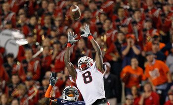 AUBURN, AL - NOVEMBER 13:  A.J. Green #8 of the Georgia Bulldogs fails to pull in this reception against Richard Samuel #22 of the Auburn Tigers at Jordan-Hare Stadium on November 13, 2010 in Auburn, Alabama.  (Photo by Kevin C. Cox/Getty Images)