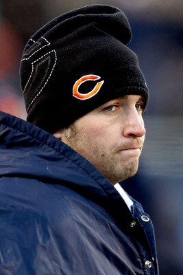 CHICAGO, IL - JANUARY 23:  Quarterback Jay Cutler #6 of the Chicago Bears on the sideline in the third quarter after leaving the game with an injury against the Green Bay Packers in the NFC Championship Game at Soldier Field on January 23, 2011 in Chicago