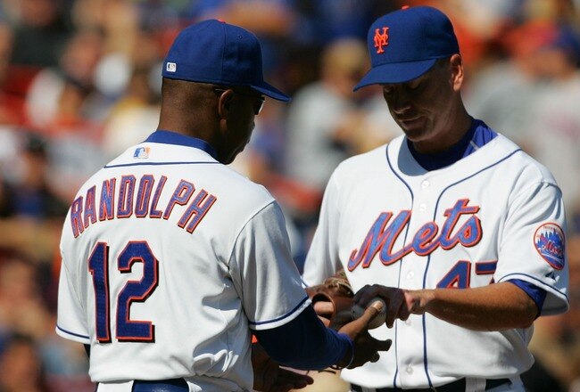 NEW YORK - SEPTEMBER 30: Manager Willie Randolph of the New York Mets takes the ball from pitcher Tom Glavine #47 during the first inning against the Florida Marlins at Shea Stadium September 30, 2007 in the Flushing neighborhood of the Queens borough of