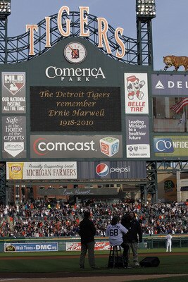 DETROIT - MAY 10:  Jose Feliciano sings, 'The Star Spangled Banner' in remembrance of former Detroit Tigers broadcaster Ernie Harwell prior to the start of the game against the New York Yankees on May 10, 2010 at Comerica Park  in Detroit, Michigan.  (Pho