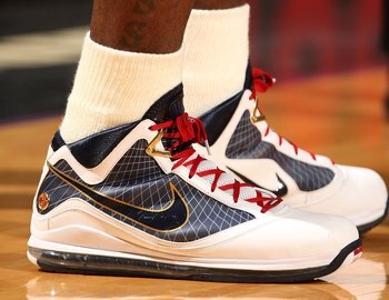 SACRAMENTO, CA - DECEMBER 23:  A detail of the shoes of LeBron James #23 of the Cleveland Cavaliers against the Sacramento Kings during an NBA game at ARCO Arena on December 23, 2009 in Sacramento, California.  NOTE TO USER: User expressly acknowledges an