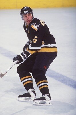 27 FEB 1995:  ULF SAMUELSSON OF PITTSBURGH DURING THE PENGUINS 7-5 VICTORY OVER THE QUEBEC NORDIQUES AT LE COLISEE'' IN QUEBEC, CANADA. Mandatory Credit: Robert Laberge/ALLSPORT
