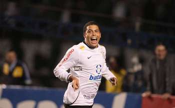 Ronaldo scored on goal on the first leg of the Copa do Brasil Final against Inter.