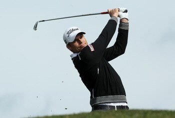 LA JOLLA, CA - JANUARY 30:  Nick Watney hits his tee shot on the third hole during the final round of the Farmers Insurance Open at Torrey Pines South Course on January 30, 2011 in La Jolla, California.  (Photo by Stephen Dunn/Getty Images)