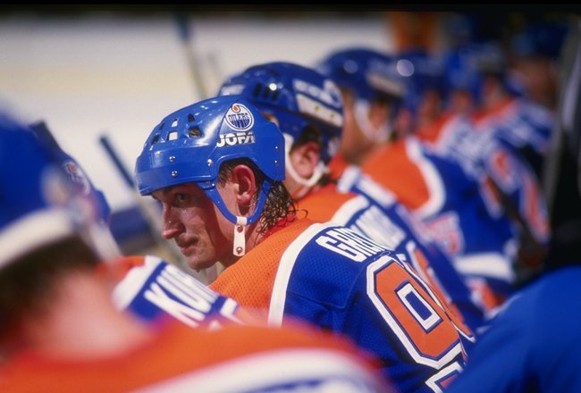 1987:  Center Wayne Gretzky of the Edmonton Oilers looks on during a game against the Los Angeles Kings at the Great Western Forum in Inglewood, California. Mandatory Credit: Mike Powell  /Allsport