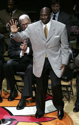Michael Jordan says goodbye to Chicago