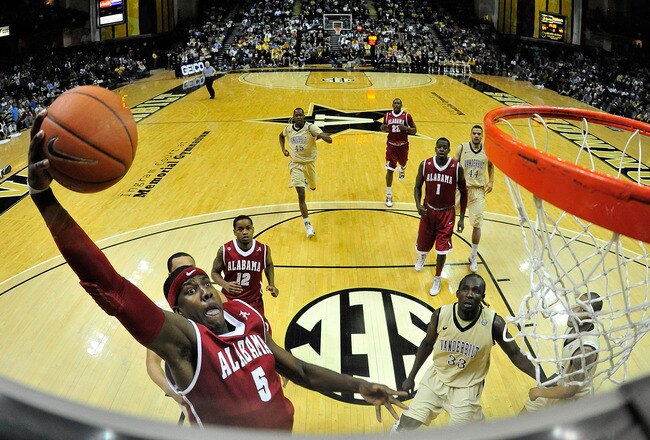 NASHVILLE, TN - FEBRUARY 10:  Tony Mitchell #5 of the Alabama Crimson Tide drives in for a dunk against the Vanderbilt Commodores at Memorial Gym on February 10, 2011 in Nashville, Tennessee. Vanderbilt won 81-77. (Photo by Grant Halverson/Getty Images)