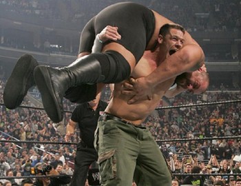 Resultados Battle of Los Angeles 2011 John-cena-finishing-move-Attitude-Adjustment-600x462_display_image