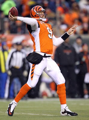 CINCINNATI - DECEMBER 26:  Carson Palmer #9 of the Cincinnati Bengals throws a pass during the NFL game against the San Diego Chargers at Paul Brown Stadium on December 26, 2010 in Cincinnati, Ohio. The Bengals 34-20.  (Photo by Andy Lyons/Getty Images)