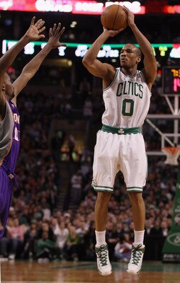 Avery Bradley takes a shot.