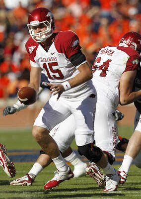 AUBURN, AL - OCTOBER 16:  Quarterback Ryan Mallett #15 of the Arkansas Razorbacks looks to hand the ball off to a running back during the game against the Auburn Tigers at Jordan-Hare Stadium on October 16, 2010 in Auburn, Alabama.  The Tigers beat the Ra