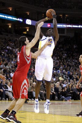 Ekpe Udoh shoots over Luis Scola.