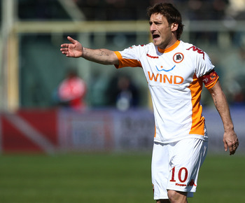 FLORENCE, ITALY - MARCH 20: Francesco Totti of AS Roma gestures during the Serie A match between ACF Fiorentina and AS Roma at Stadio Artemio Franchi on March 20, 2011 in Florence, Italy. (Photo by Paolo Bruno/Getty Images)