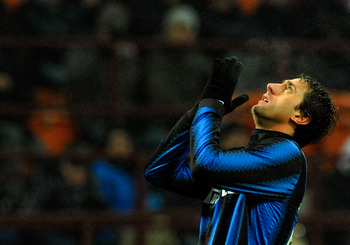 MILAN, ITALY - JANUARY 06: Diego Alberto Milito of FC Inter Milan during the Serie A match between Inter and Napoli at Stadio Giuseppe Meazza on January 6, 2011 in Milan, Italy. (Photo by Claudio Villa/Getty Images)