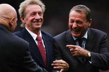 Roger Hunt on the right having a laugh with Dennis Law