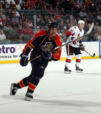 SUNRISE, FL - MARCH 10:  Darcy Hordichuk #16 of the Florida Panthers skates against the Ottawa Senators at the BankAtlantic Center on March 10, 2011 in Sunrise, Florida.  (Photo by Bruce Bennett/Getty Images)
