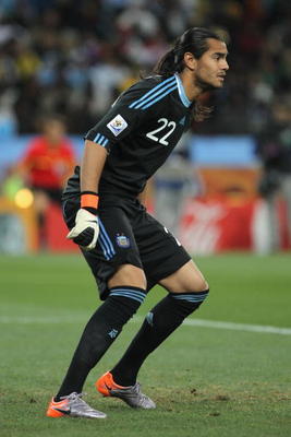 JOHANNESBURG, SOUTH AFRICA - JUNE 27: Sergio Romero of Argentina in action during the 2010 FIFA World Cup South Africa Round of Sixteen match between Argentina and Mexico at Soccer City Stadium on June 27, 2010 in Johannesburg, South Africa.  (Photo by Do