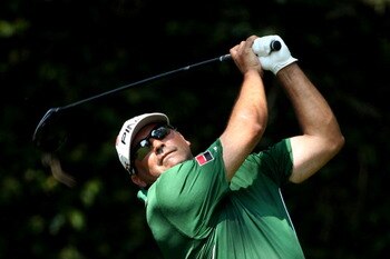 AUGUSTA, GA - APRIL 10:  Angel Cabrera of Argentina hits his tee shot on the second hole during the final round of the 2011 Masters Tournament at Augusta National Golf Club on April 10, 2011 in Augusta, Georgia.  (Photo by Andrew Redington/Getty Images)