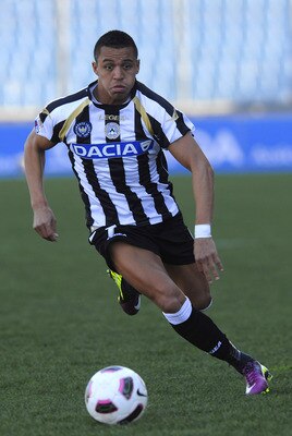 UDINE, ITALY - MARCH 20:  Alexis Sanchez of Udinese in action during the Serie A match between Udinese Calcio and Catania Calcio at Stadio Friuli on March 20, 2011 in Udine, Italy.  (Photo by Dino Panato/Getty Images)