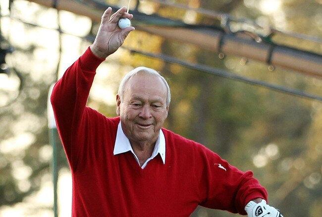 AUGUSTA, GA - APRIL 07:  Arnold Palmer waves to the gallery prior to start the first round of the 2011 Masters Tournament at Augusta National Golf Club on April 7, 2011 in Augusta, Georgia.  (Photo by Andrew Redington/Getty Images)