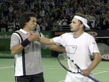 Hu_080110tennis_roddickaynaoui1v_display_image