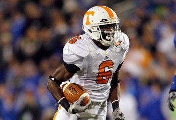 LEXINGTON, KY - NOVEMBER 28:  Denarius Moore #6  of the Tennessee Volunteers runs with the ball during the SEC game against the Kentucky Wildcats at Commonwealth Stadium on November 28, 2009 in Lexington, Kentucky.  (Photo by Andy Lyons/Getty Images)