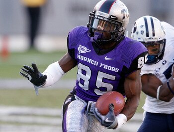 FORT WORTH, TX - OCTOBER 16:  Wide receiver Jeremy Kerley #85 of the TCU Horned Frogs carries the ball against the BYU Cougars at Amon G. Carter Stadium on October 16, 2010 in Fort Worth, Texas.  TCU beat BYU 31-3.  (Photo by Tom Pennington/Getty Images)