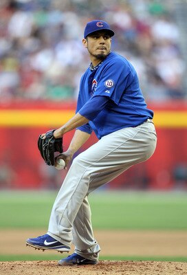 PHOENIX, AZ - APRIL 30:  Starting pitcher Matt Garza #17 of the Chicago Cubs pitches against the Arizona Diamondbacks during the Major League Baseball game at Chase Field on April 30, 2011 in Phoenix, Arizona.  (Photo by Christian Petersen/Getty Images)