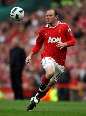 MANCHESTER, ENGLAND - MAY 08:  Wayne Rooney of Manchester United in action during the Barclays Premier League match between Manchester United and Chelsea at Old Trafford on May 8, 2011 in Manchester, England.  (Photo by Alex Livesey/Getty Images)