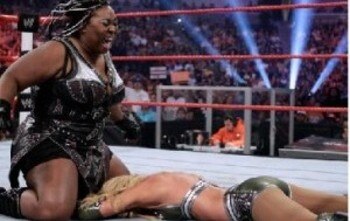 Kharma-wwe-extreme-rules-300x231_display_image