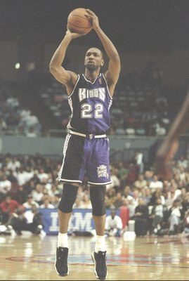19 Mar 1997:  Forward Lionel Simmons of the Sacramento Kings shoots a foul shot during a game against the Los Angeles Clippers at the Los Angeles Sport Arena in Los Angeles, California.  The Clippers won the game 108-98. Mandatory Credit: Brian Bahr  /All