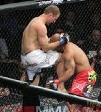 Jared Hamman delivering a solid knee