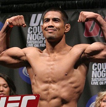 Markmunozufc102weigh_0122-e1270598940180_display_image