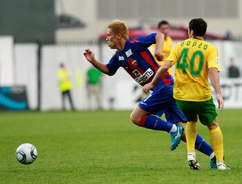 KHIMKI, RUSSIA - MAY 29: (EMBARGOED FOR PUBLICATION IN ALL JAPANESE MEDIA UNTIL 48 HOURS AFTER CREATE DATE AND TIME) Keisuke Honda of PFC CSKA Moscow in action during the Russian Football League Championship match between PFC CSKA Moscow and FC Kuban Kras