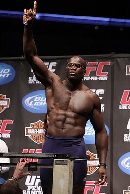Cheick-kongo-weigh-in-pic-dave-mandel_display_image