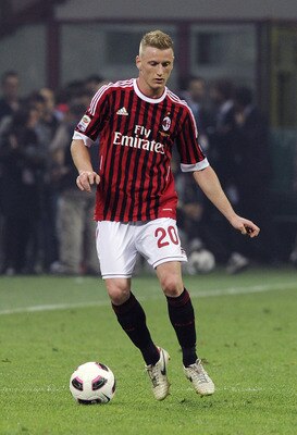 MILAN, ITALY - MAY 14:  Ignazio Abate of Milan in action during the Serie A match between AC Milan and Cagliari Calcio at Stadio Giuseppe Meazza on May 14, 2011 in Milan, Italy.  (Photo by Dino Panato/Getty Images)