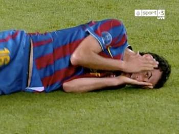Sergio Busquets was apparently hit on the face by Thiago Motta