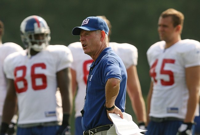 ALBANY, NY - JULY 31:  Head coach Tom Coughlin talks to his team during the New York Giants training camp on July 31, 2006 at the University at Albany in Albany, New York. (Photo by Nick Laham/Getty Images)