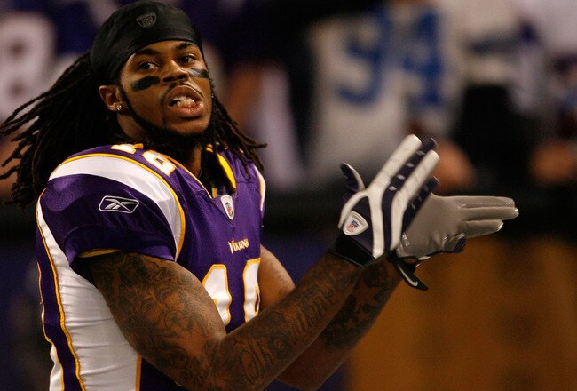 MINNEAPOLIS - JANUARY 17:  Wide receiver Sidney Rice #18 of the Minnesota Vikings celebrates while playing against the Dallas Cowboys during the first half of the NFC Divisional Playoff Game at Hubert H. Humphrey Metrodome on January 17, 2010 in Minneapol