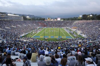 PASADENA, CA - NOVEMBER 06:  General view of the stadium during the game between the Oregon State Beavers and the UCLA Bruins at the Rose Bowl on November 6, 2010 in Pasadena, California.  (Photo by Harry How/Getty Images)