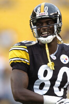 PITTSBURGH - OCTOBER 10:  Split end Plaxico Burress #80 of the Pittsburgh Steelers smiles during warm-ups for the game against the Cleveland Browns at Heinz Field on October 10, 2004 in Pittsburgh, Pennsylvania. The Steelers defeated the Browns 34-23. (Ph