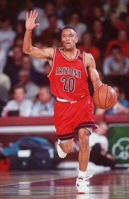 2 OCT 1994:  DAMON STOUDAMIRE OF THE ARIZONA WILDCATS DRIBBLES DOWNCOURT DURING THE 77-60 WIN OVER STANFORD AT THE MAPLES PAVILION IN STANFORD, CALIFORNIA. Mandatory Credit: Otto Greule/ALLSPORT