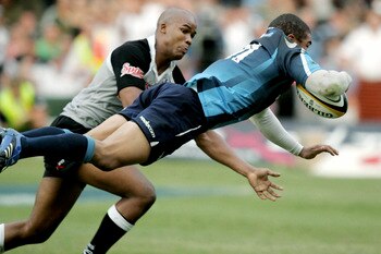 Bryan Habana scores the championship winning try in the corner against the Sharks in the 2007 Final.