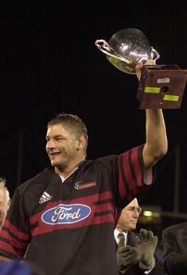 Todd Blackadder lifts the trophy once again after a dramatic 20-19 victory over the Brumbies.