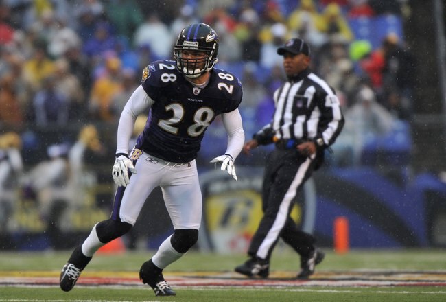 BALTIMORE - DECEMBER 13:  Tom Zbikowski #28 of the Baltimore Ravens defends against the Detroit Lions at M&T Bank Stadium on December 13, 2009 in Baltimore, Maryland. The Ravens defeated the Lions 48-3. (Photo by Larry French/Getty Images)